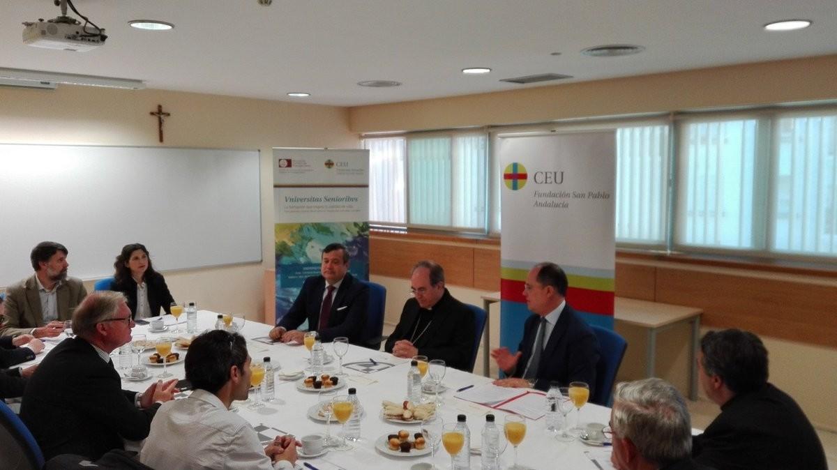 El arzobispo de Sevilla defiende la unidad España y dice que la religión obliga "a querer a la patria"