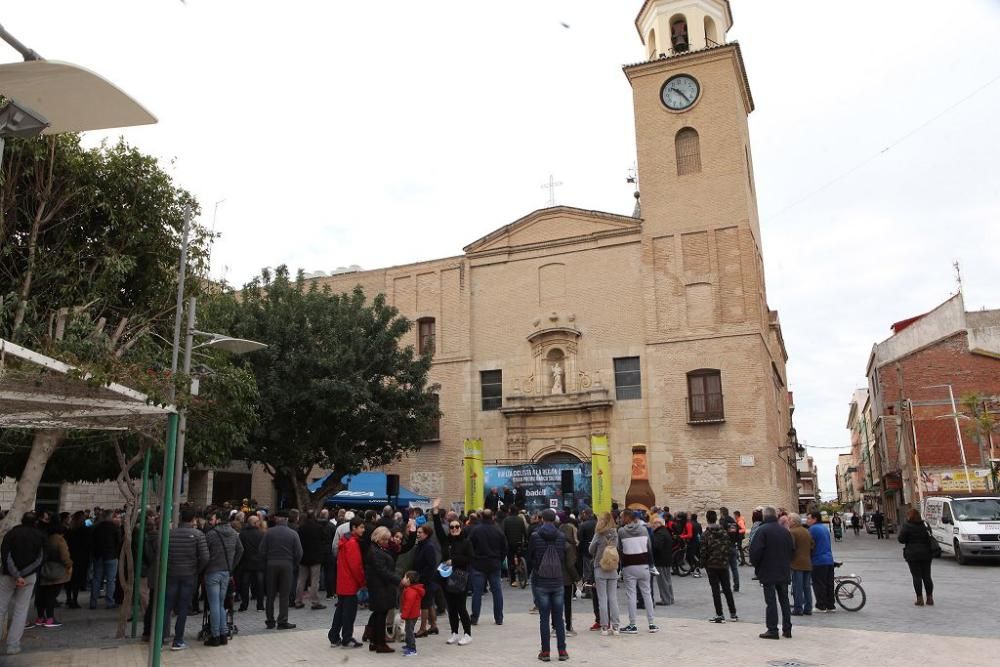 Ambiente a la salida y la llegada de la Vuelta Ciclista a Murcia