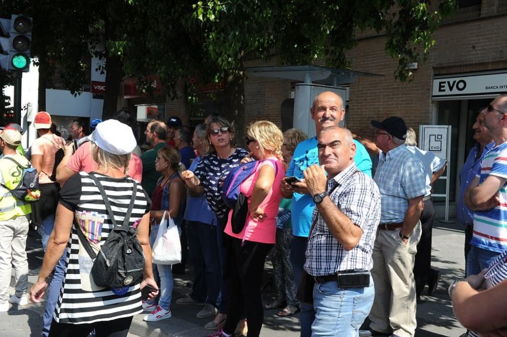 La Gran Vía de Murcia, paralizada por los agricultores