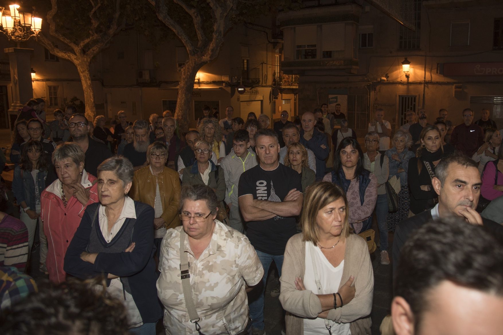 Unes 150 persones donen suport a Adriana Delgado pel judici contra la mesa del Parlament