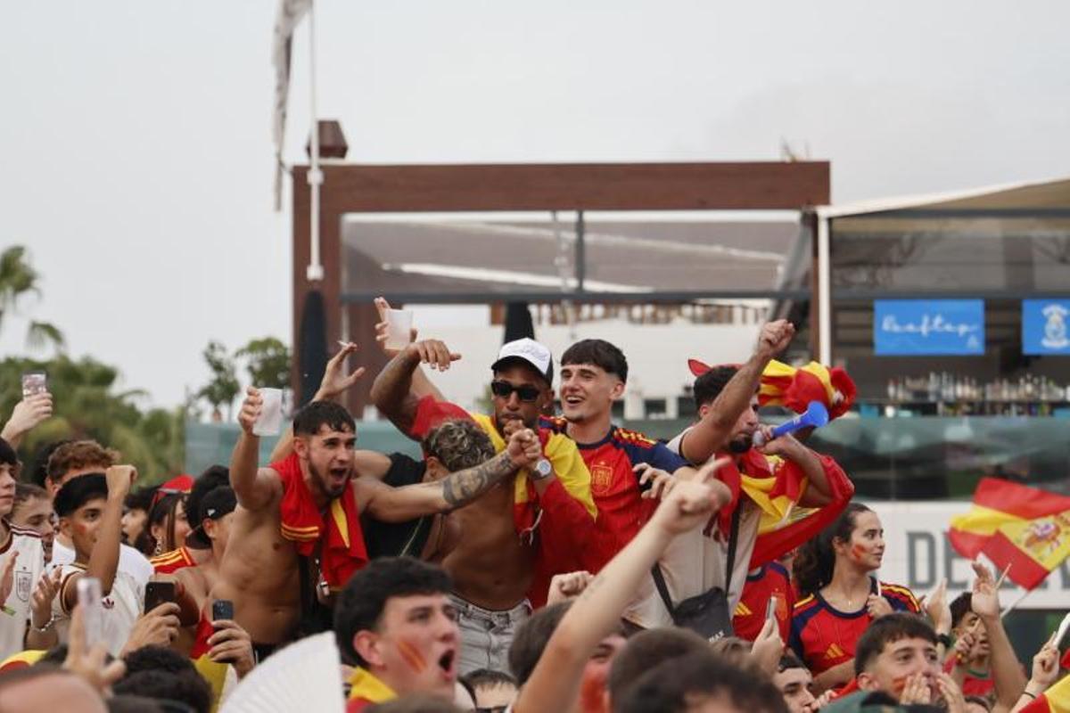 Los mejores momentos de la afición de España en Cartagena, en fotos