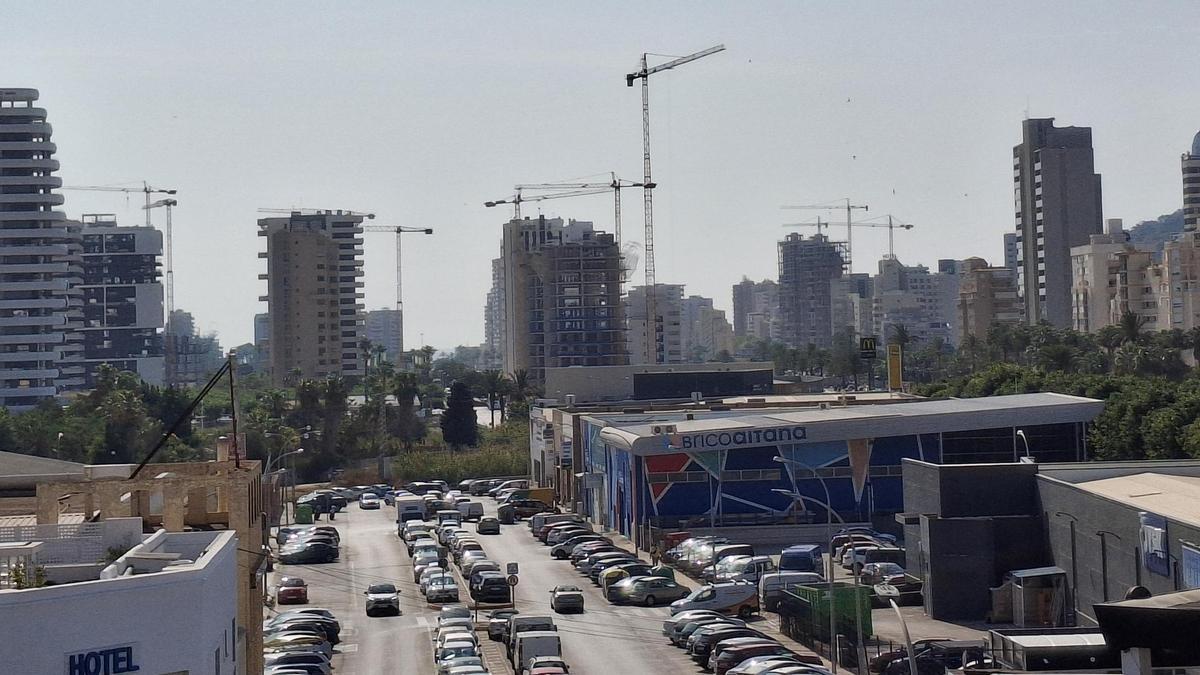 Una de las avenidas de Calp