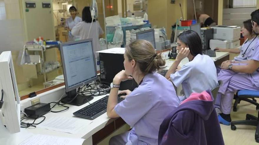 El control de la UCI del Hospital General, donde se monitoriza a todos los pacientes.