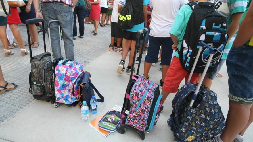 Niños en el primer día de clase