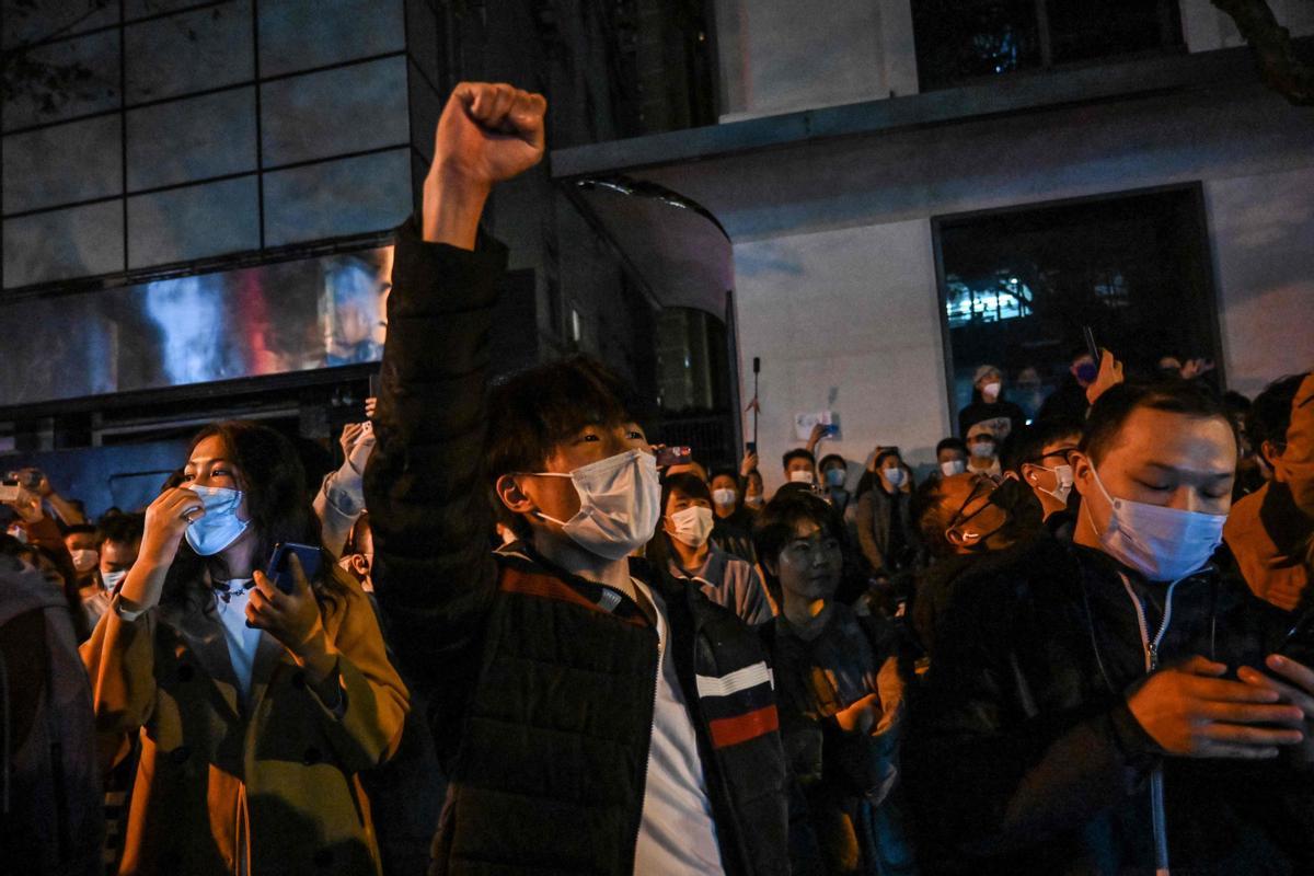 Ola de protestas contra las restricciones de la política cero Covid en China