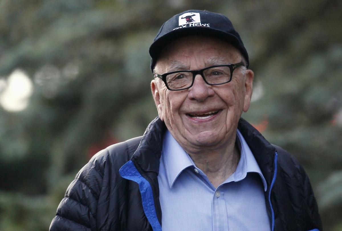 Rupert Murdoch, News Corp. and 21st Century Fox CEO, arrives at the annual Allen and Co. conference at the Sun Valley, Idaho Resort in this July 12, 2013 file photo. Rupert Murdoch’s newly separated 21st Century Fox reported higher revenue and profit because of growth at its cable operations and film studio.  REUTERS/Rick Wilking (UNITED STATES - Tags: BUSINESS MEDIA)