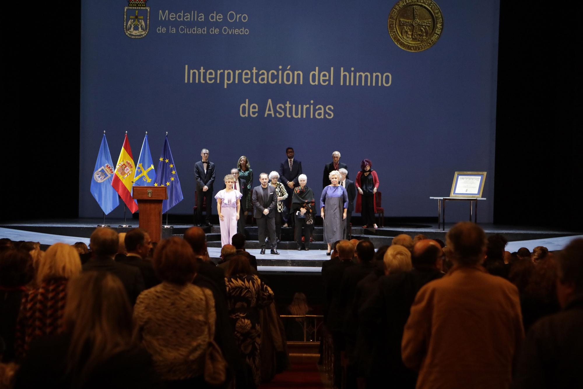 Entrega de la Medalla de Oro de la ciudad a la Fundación Ópera de Oviedo