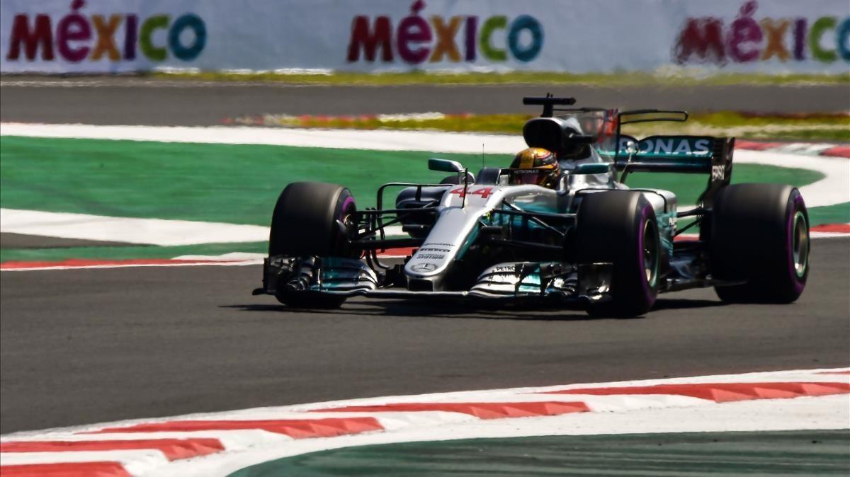 jcarmengol40725068 mercedes  british driver lewis hamilton powers his car durin171028213732