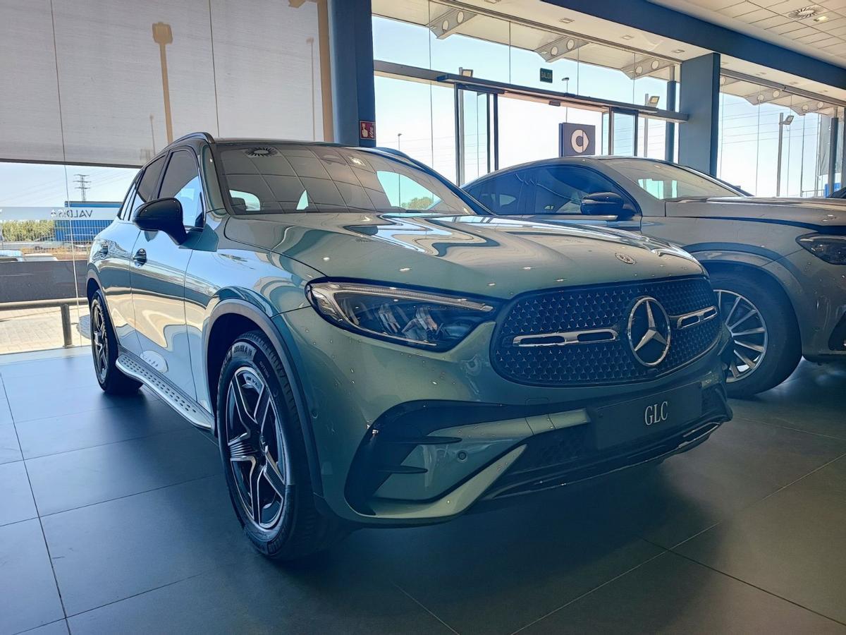 Mercedes GLC.