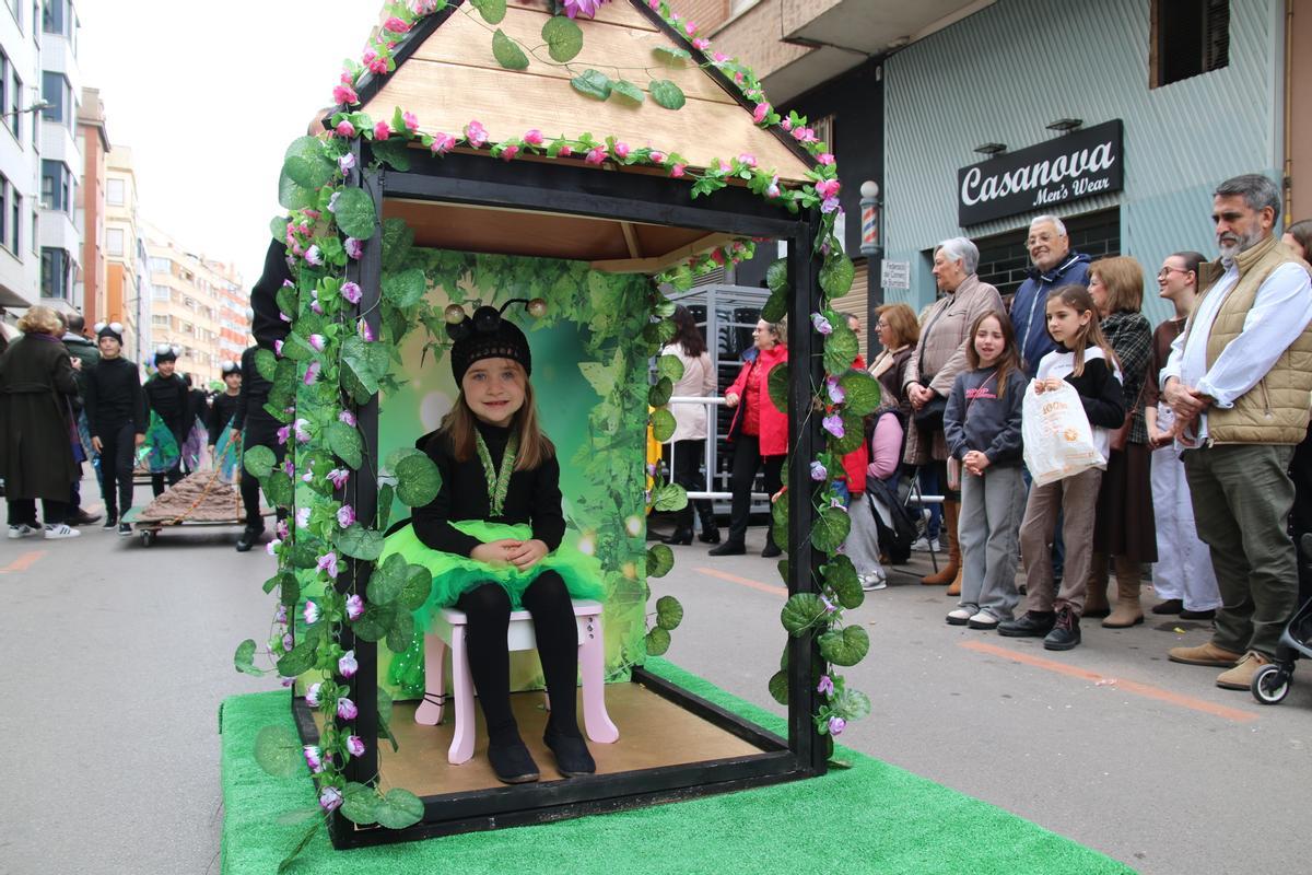Las mejores imágenes de la Cabalgata del Ninot Infantil de Burriana 2026