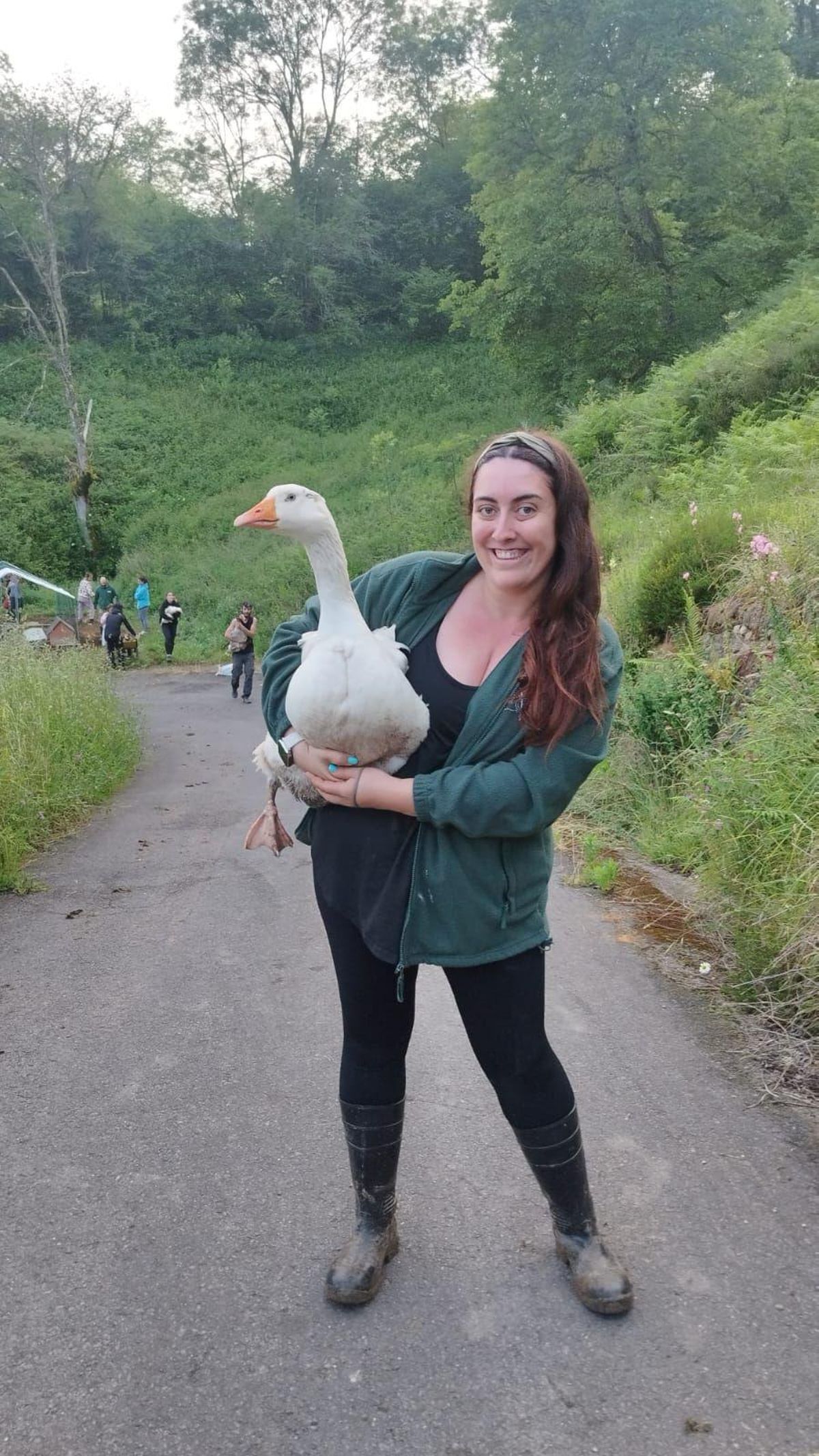 Laura García durante el traslado de los animales a Lodeña.
