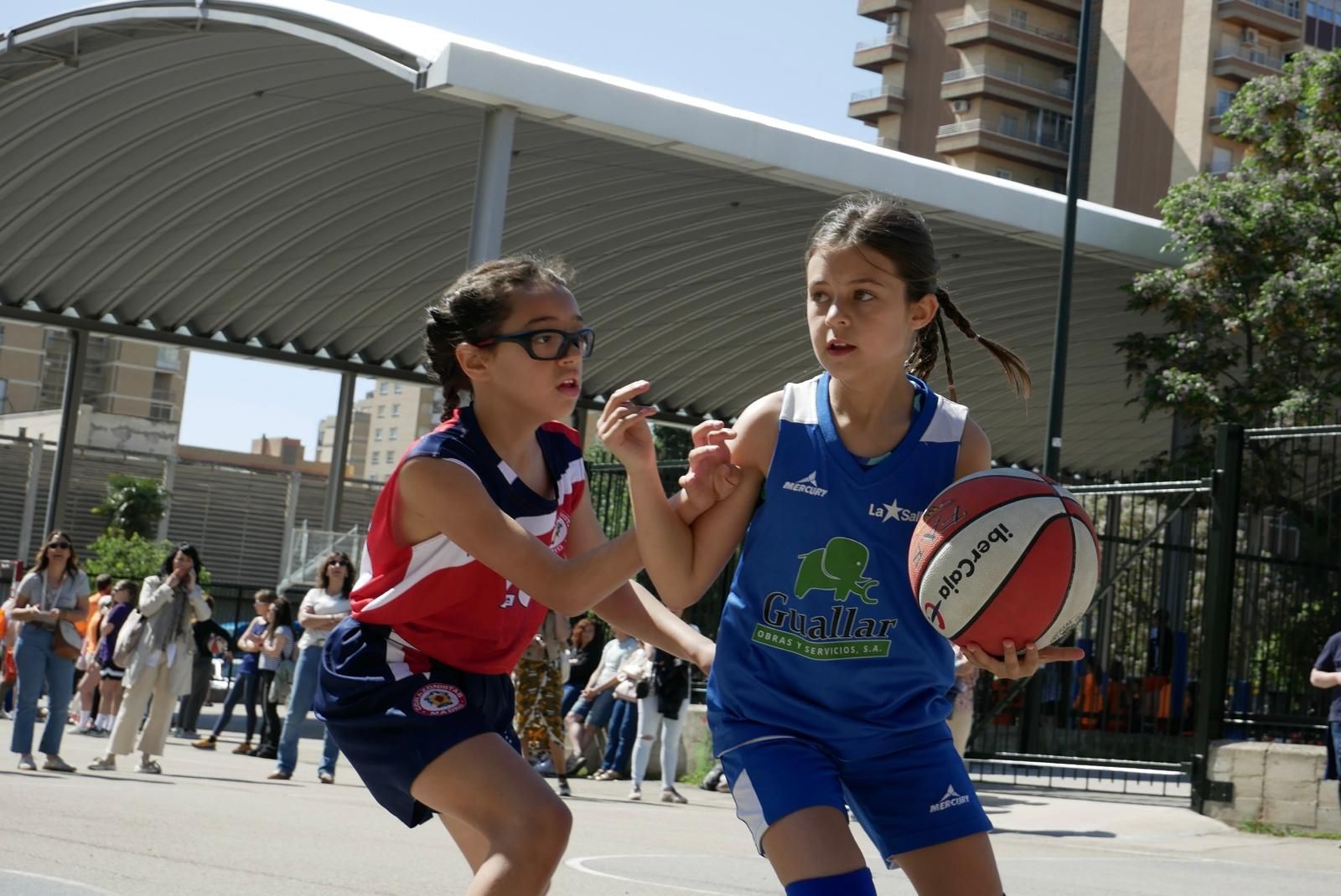 En imágenes | El colegio Doctor Azúa celebra su multitudinario torneo nacional de balonesto