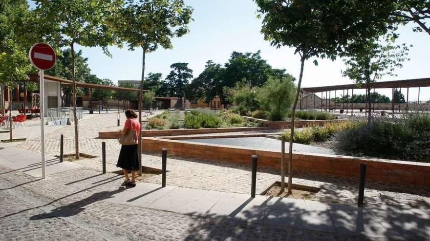 Vista actual de la superficie del aparcamiento subterráneo en el parque de San Martín.