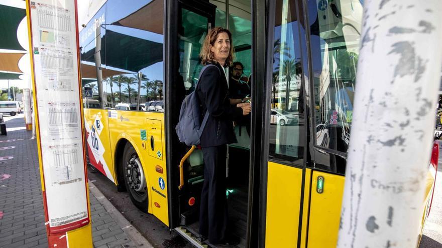 El último viaje de Kika en el Aerotib: “Es vergonzoso que en invierno los mallorquines no podamos ir en bus directo al aeropuerto”