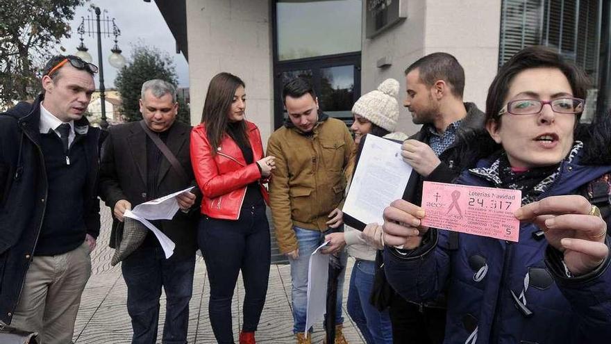 Daniel Quintas, Monchi del Valle, Laura y Sergio, Aida Cachero, Pablo Castro y Verónica Fontán, ayer, antes de su encuentro en Langrehotel.