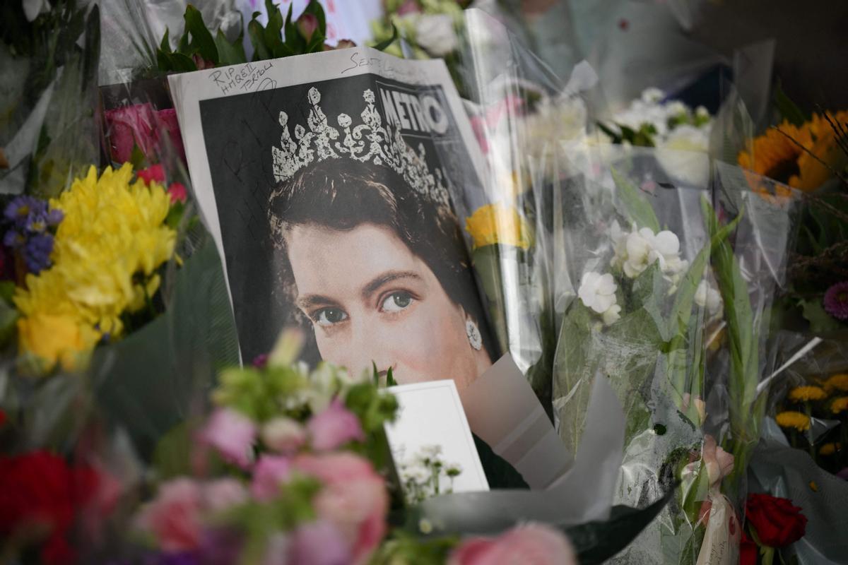 Tributo a Isabel II frente al palacio de Buckingham