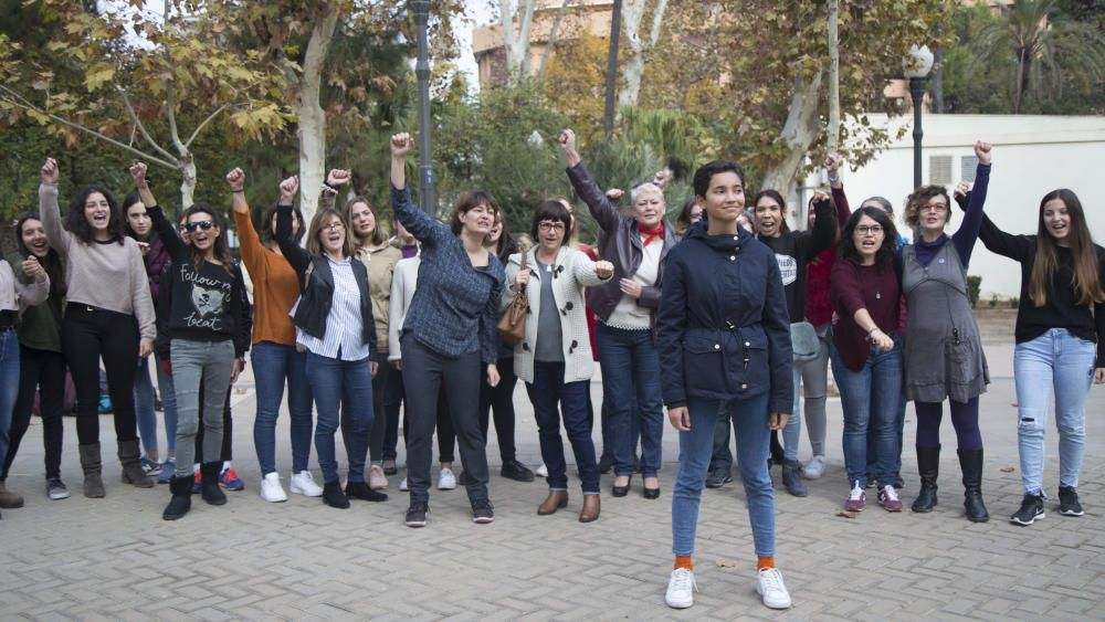 Castelló cubre el Passadís de les Arts con mandalas de lana