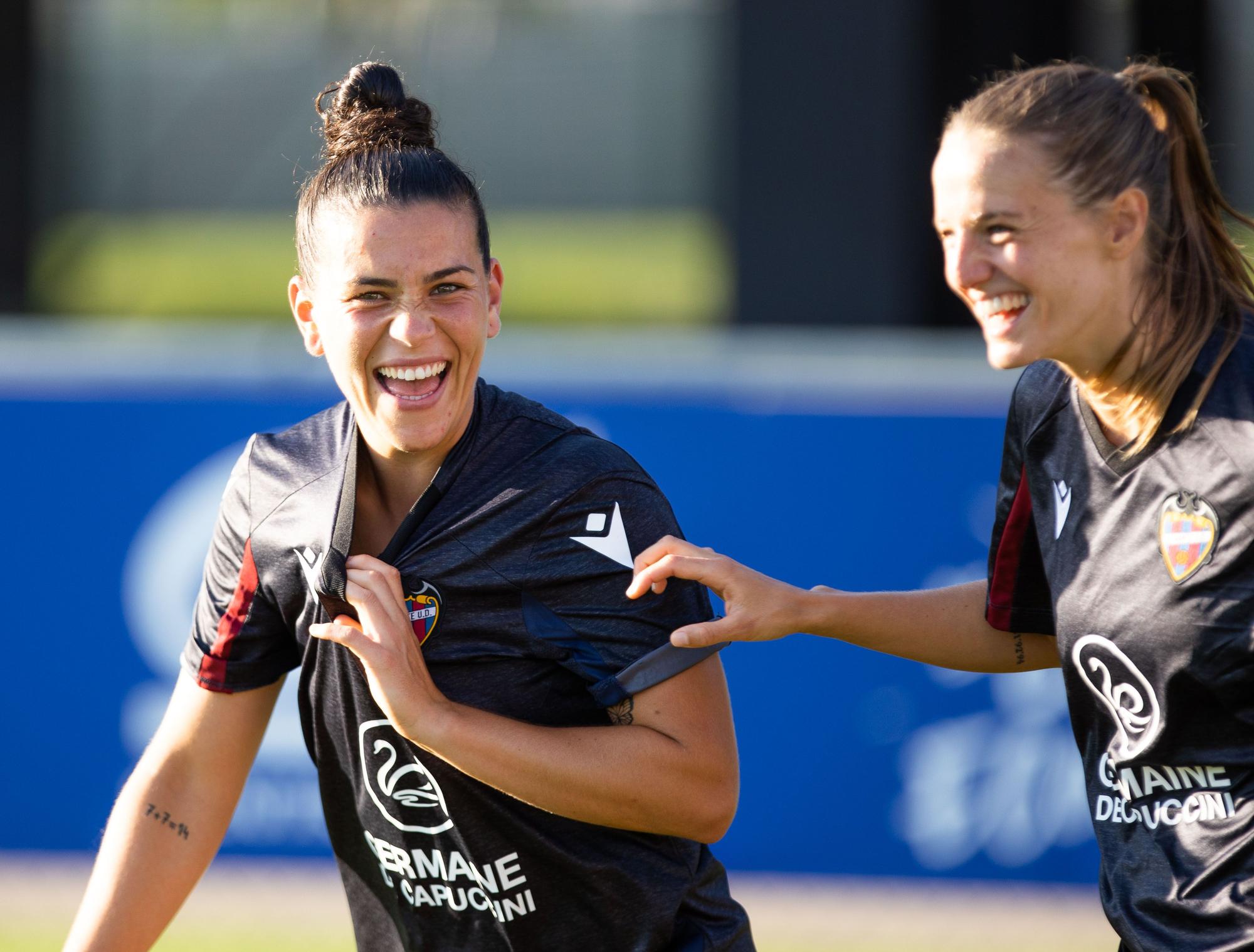 Último entrenamiento del Levante Femenino antes de medirse al Lyon en Champions