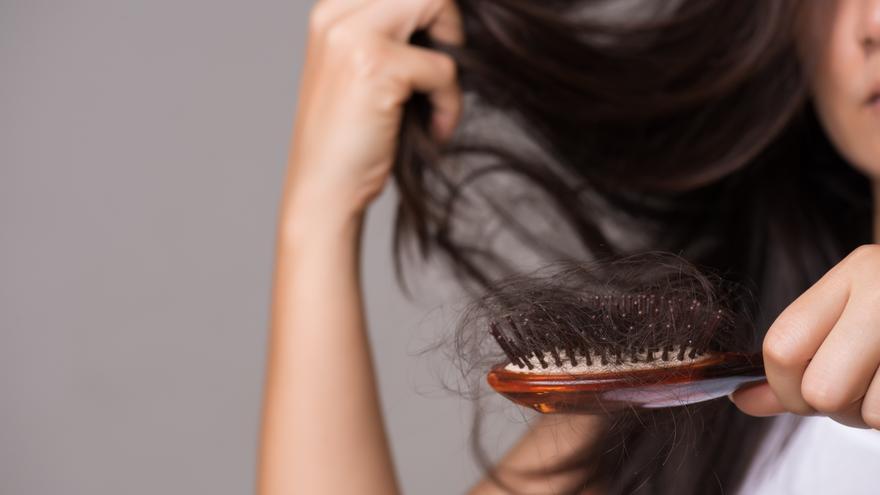 ¿Cómo frenar la caída del cabello? Causas, diagnóstico y tratamientos