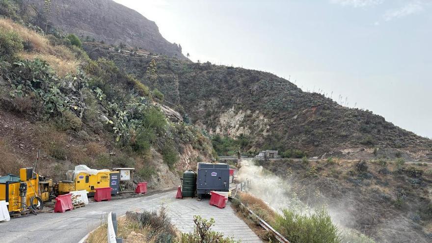 La carretera de Risco Blanco reabre al tráfico tras los daños de Therese