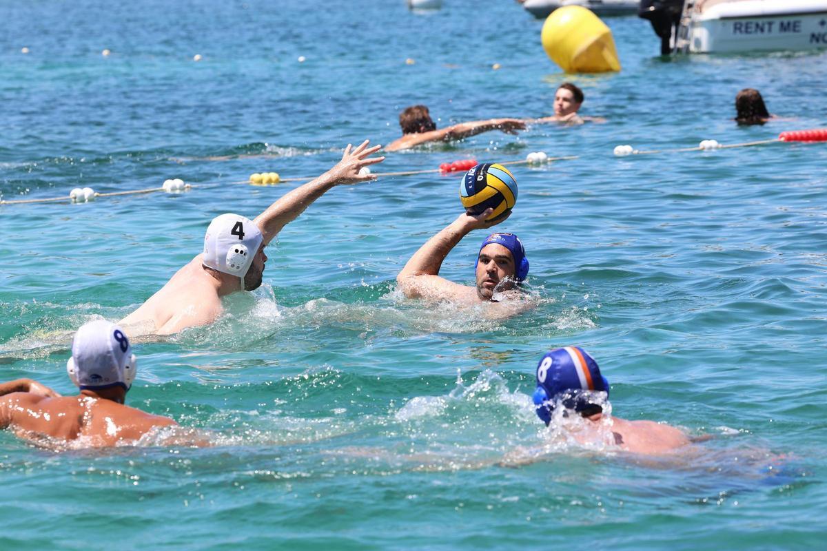 Imágenes de la fase final del Beach Polo Sant Josep disputado en Port des Torrent