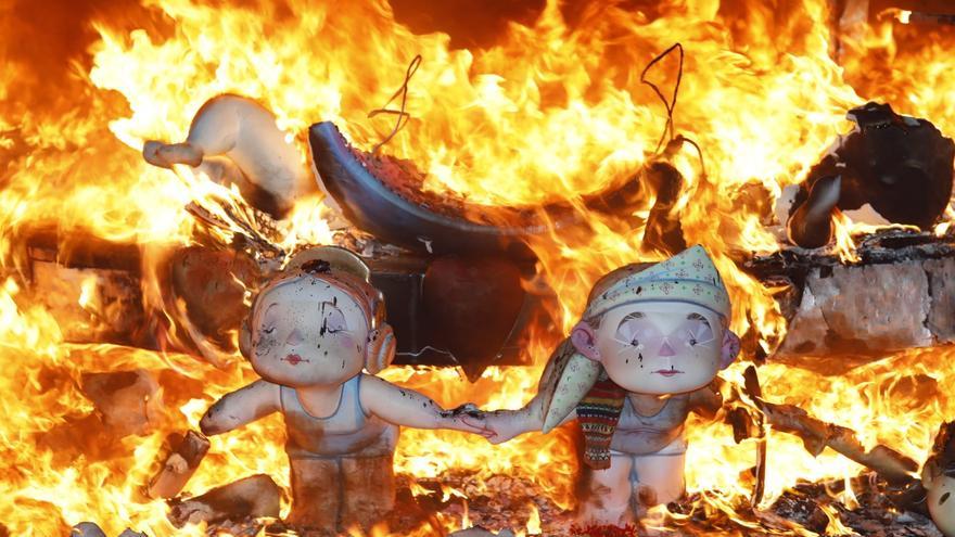 Así ha sido la Cremà infantil de la falla Convento Jerusalén - Matemático Marzal