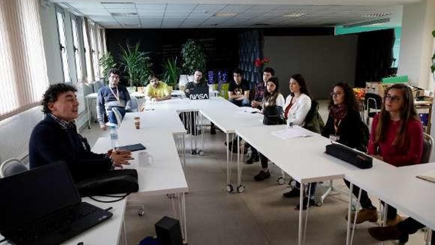 Un momento del desayuno convocado en el espacio Medialab.