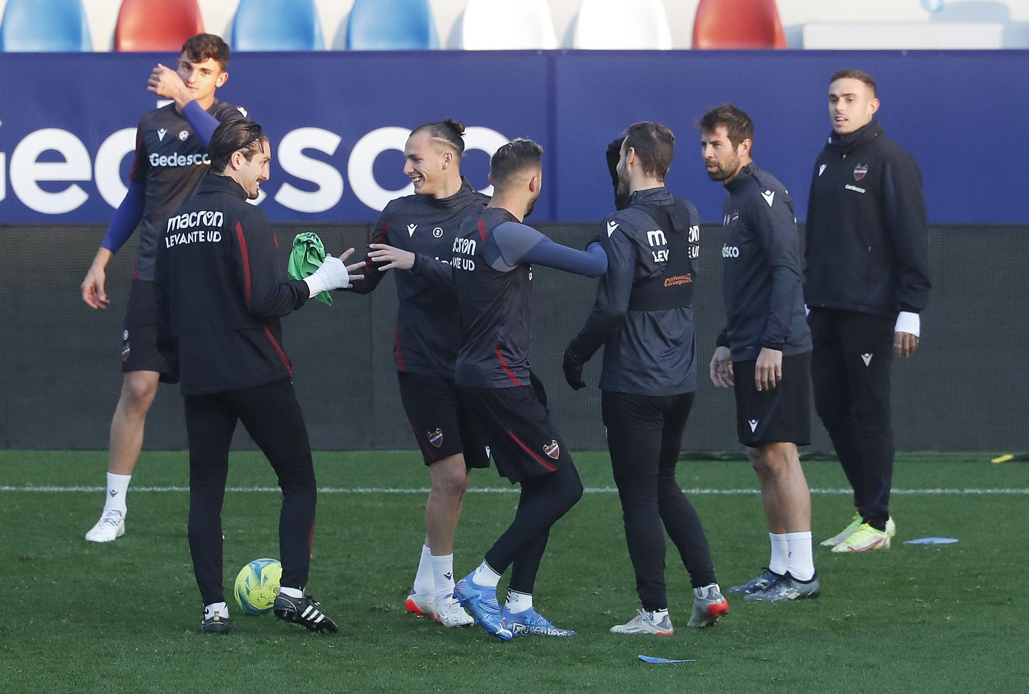 Sesión del Levante en el Ciutat antes de enfrentarse al Valencia