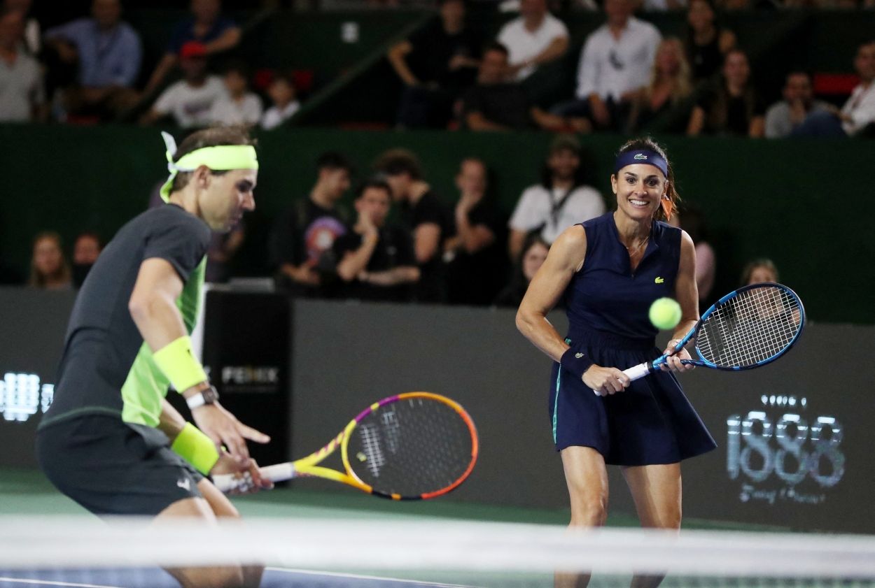 Nadal se divierte jugando al tenis junto a Sabatini en Argentina