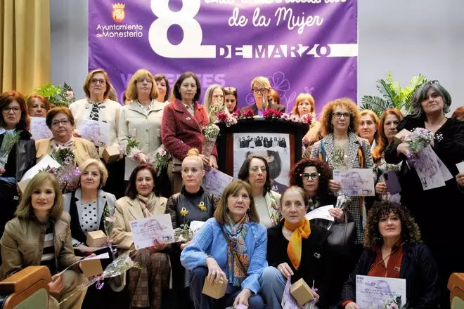 Monesterio celebra el 8M ensalzando la figura de las cooperativistas textiles de la localidad