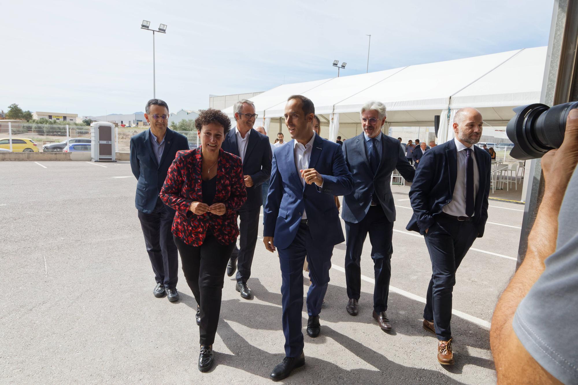 Los responsables de la empresa Equipe y las autoridades conocieron las características de este horno, el más grande del mundo en sus características.