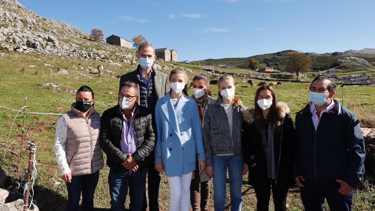 Pueblo Ejemplar 2021: La Familia Real visita Santa María del Puerto, en Somiedo