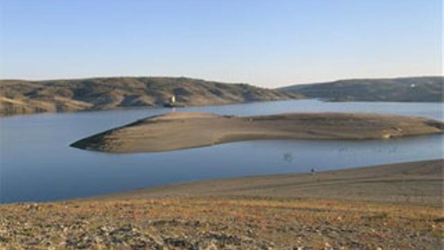 Los recursos hídricos disminuyen un 15% mientras crece el consumo de agua en España