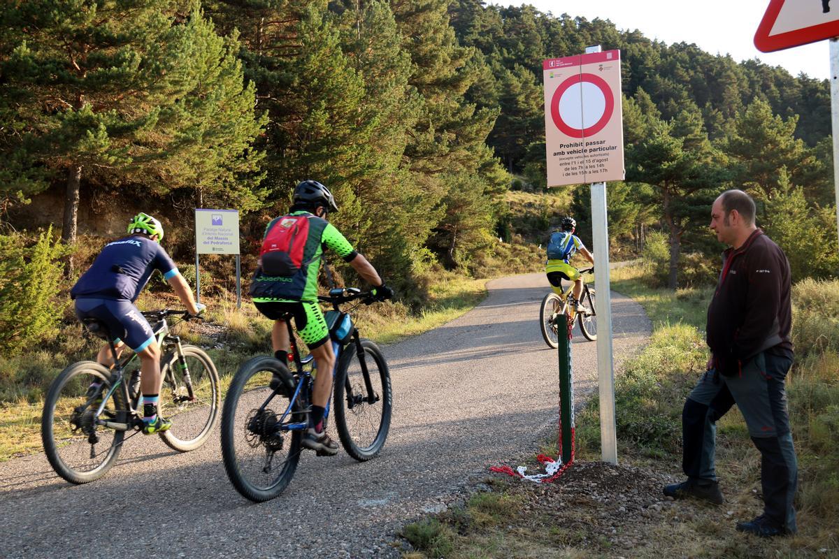 Excursionistas del Pedraforca aplauden que se haya prohibido el acceso en coche: Hay que proteger la naturaleza