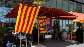 Detenidos dos aficionados culés por efectuar saludos fascistas y gritos racistas durante el PSG-Barça