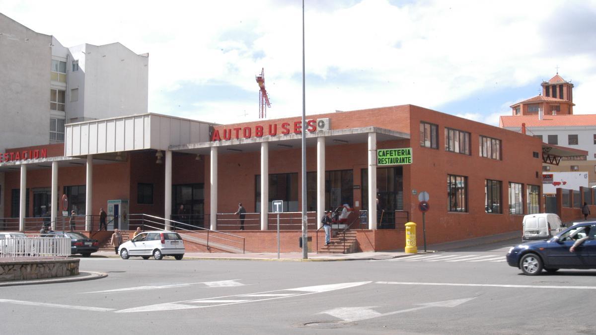 Estación de autobuses de Benavente, en la avenida El Ferial. / E. P.