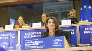 El Gobierno ya no descarta levantar el veto al candidato de Meloni para salvar a Teresa Ribera