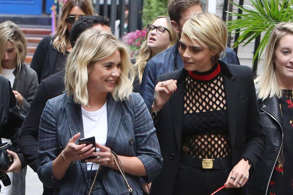 Ashley Benson y Cara Delevingne en Toronto