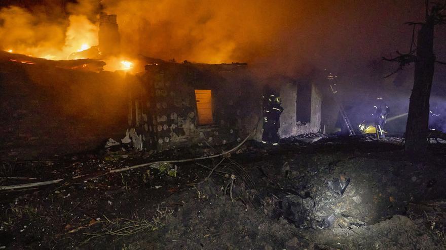 Un ataque ruso con drones mata a cuatro personas en Járkov, Ucrania