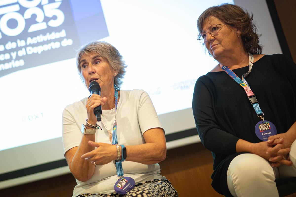 Paloma del Río junto a Olga Viza en el foro 'Igualdad en el deporte, el papel de los medios'.