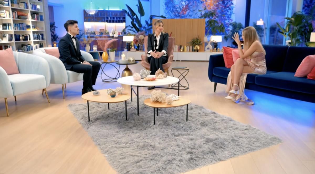 Álvaro junto a Sandra Barneda y Alba en el reencuentro tras 'La isla de las Tentaciones'