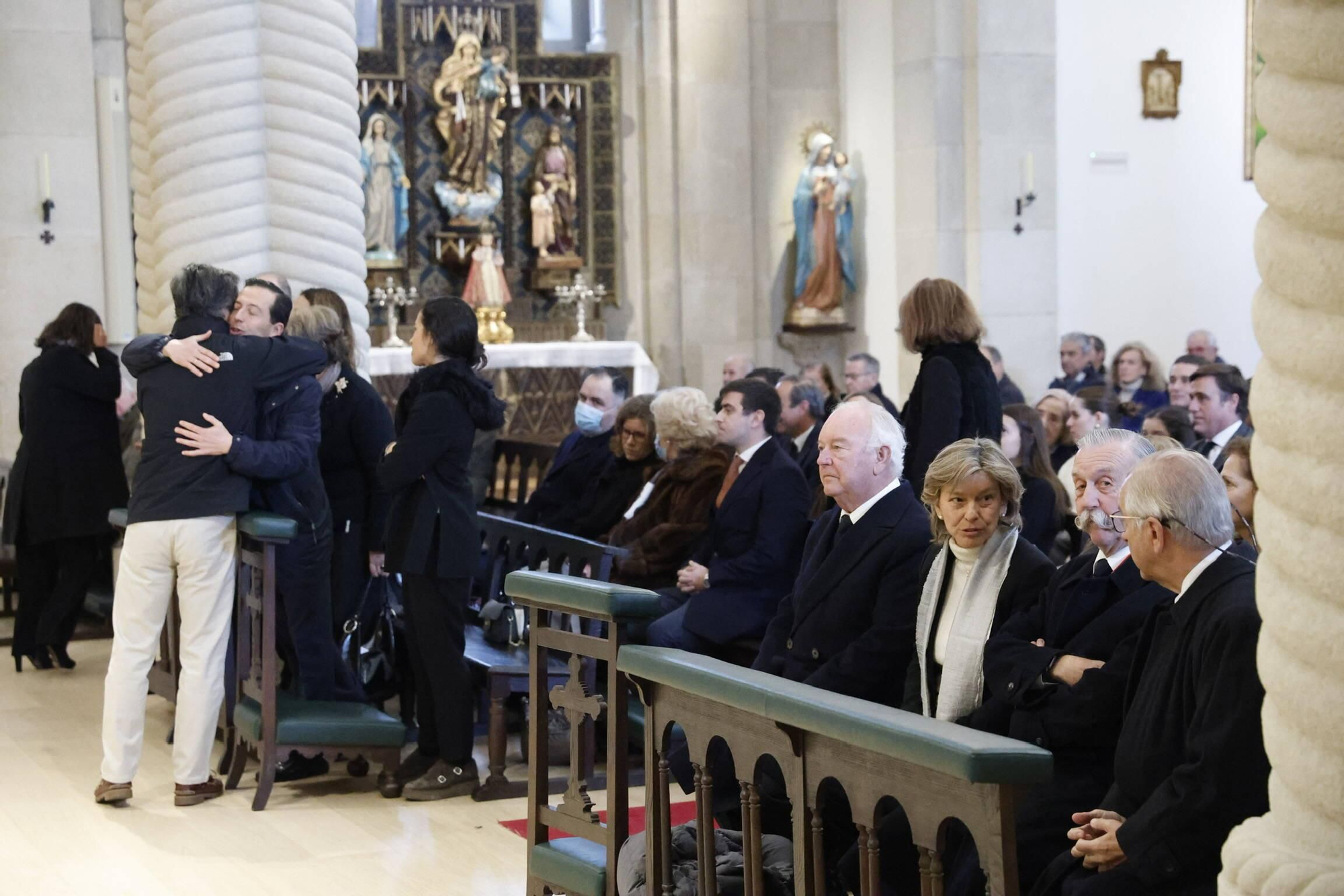 El funeral por el gijonés Ignacio Figaredo, en imágenes