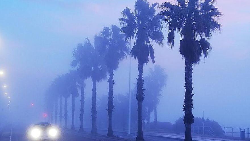 La densa niebla &#039;invade&#039; el litoral de Castellón