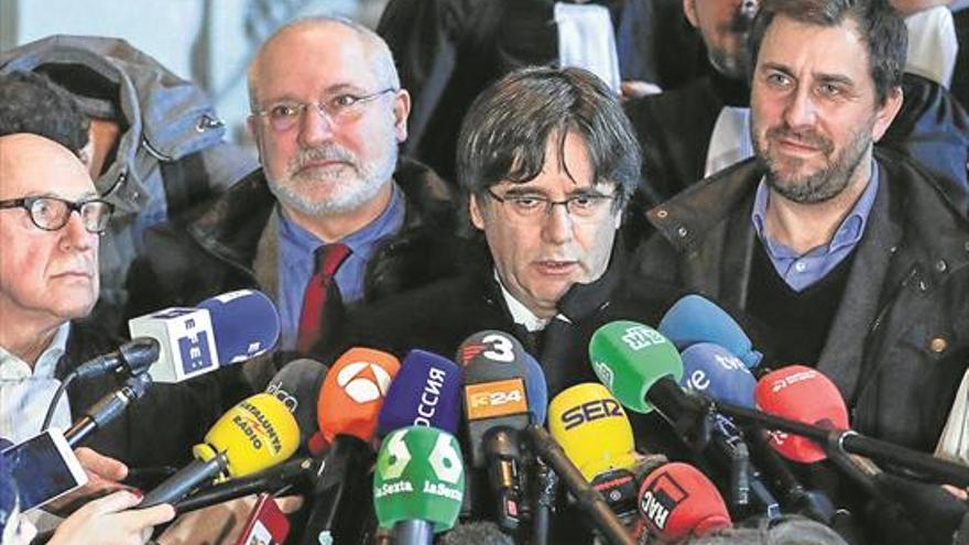 Bélgica deja a Puigdemont a expensas del tribunal de la UE