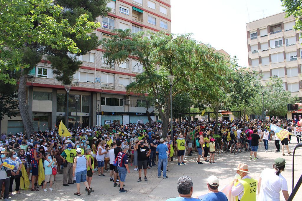 Miles de personas se manifiestan en Yecla contra un proyecto de macrogranja de cerdos