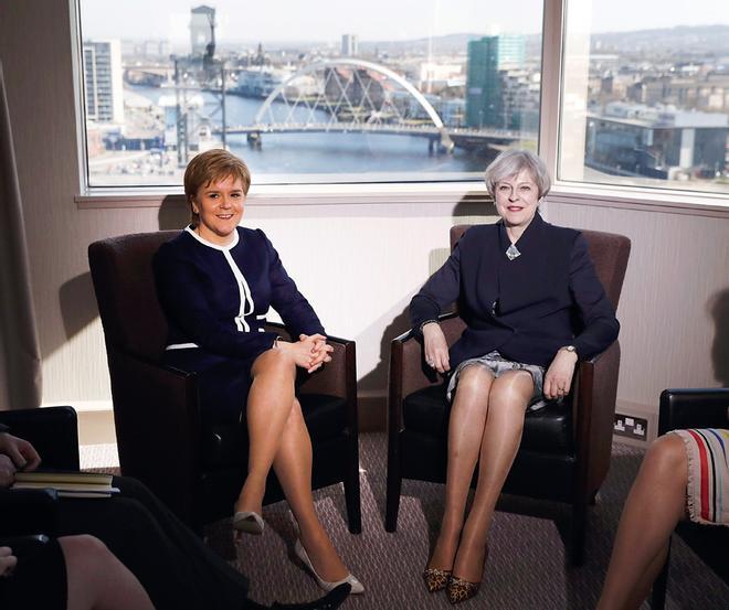 Theresa May y Nicola Sturgeon