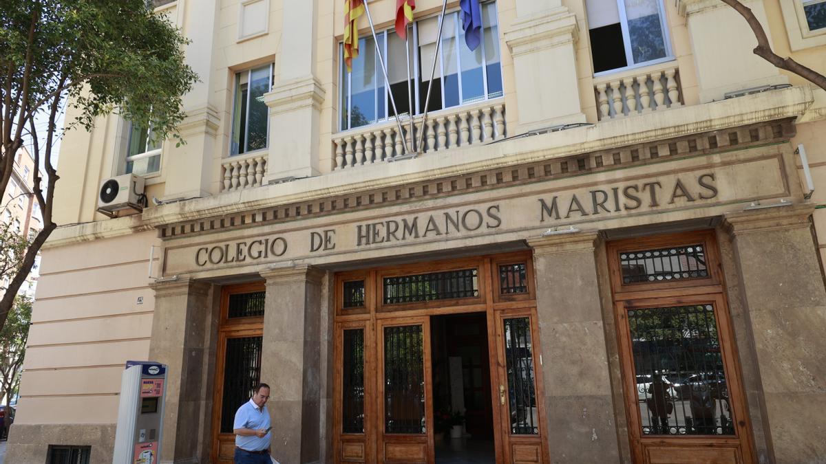 Fachada del colegio Hermanos Maristas de València.