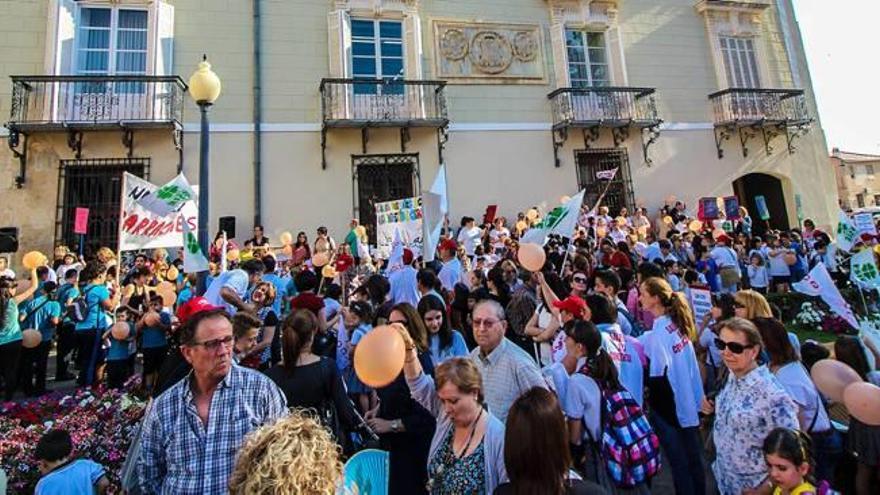 Más de 500 personas piden a Educación que no suprima aulas en la concertada