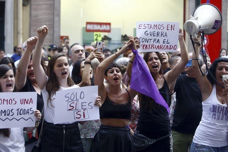 El feminismo arropa a la víctima de ‘La manada’ de Manresa en Zaragoza