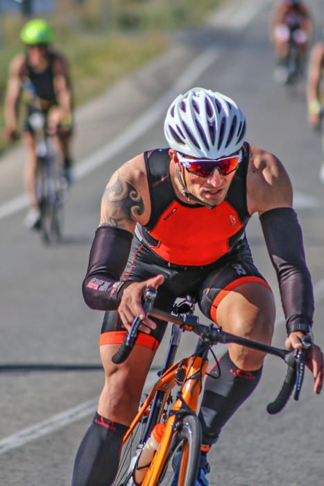 Gustavo Rodríguez y Anna Noguera ganan el Triatlón de Orihuela